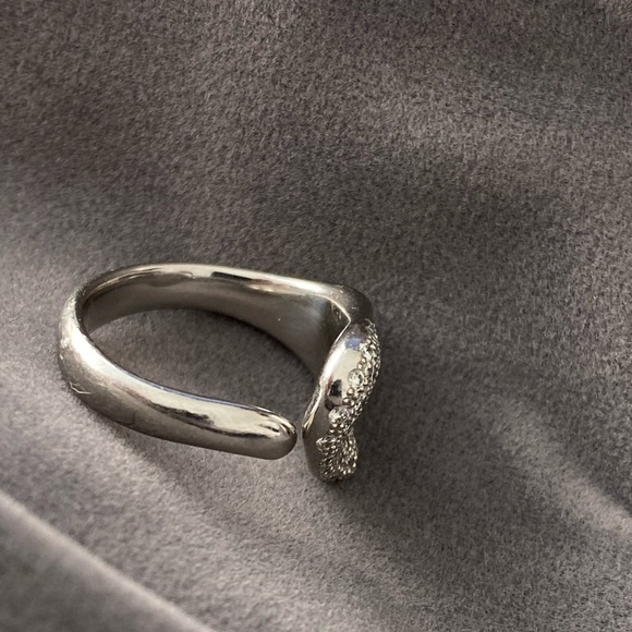 Tiffani platinum diamond ring - Picture 2 of 6